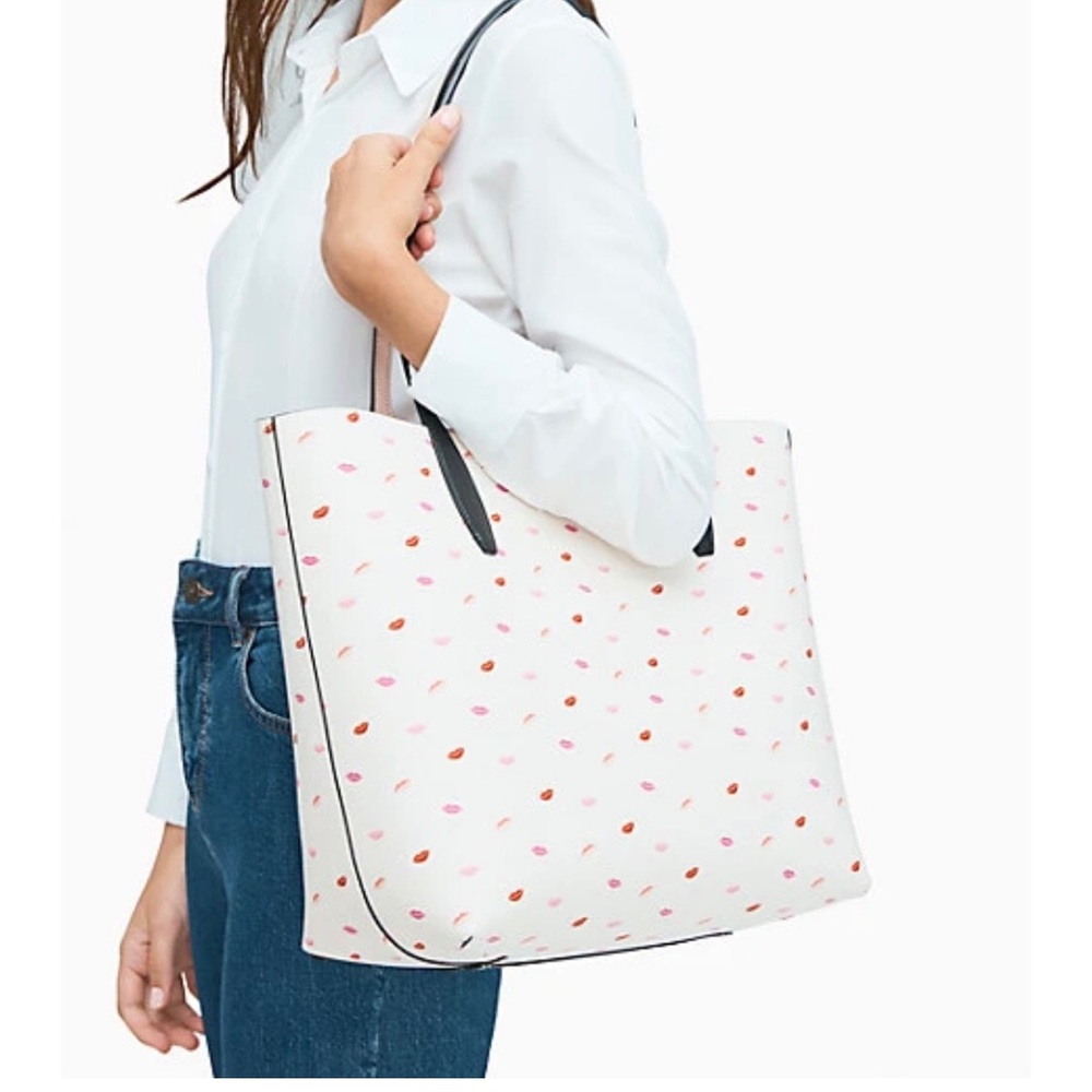 Kate Spade Disney Minnie Large Reversible Tote - Picture 4 of 15